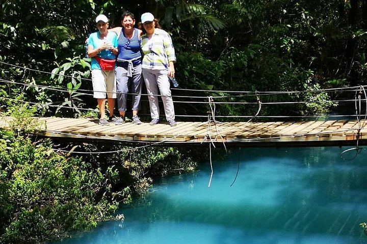 Rio Celeste Waterfall, Sloth Spotting and Scarlet Macaws from Guanacaste (8/12)