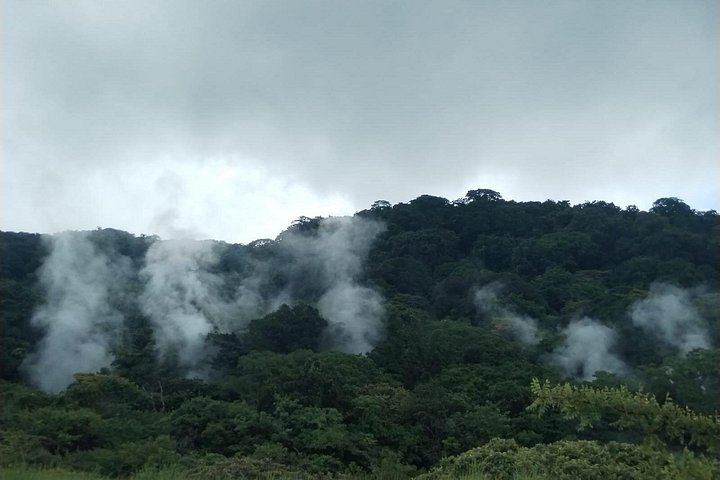 Pailas Trail or La Cangreja Waterfall Hike in Rincon de la Vieja National Park (4/12)