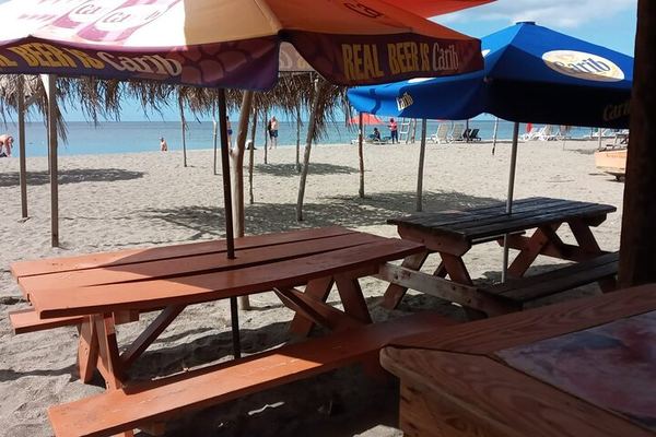 Pepper's Choice Dominica: Emerald Pool, Trafalgar Falls, Mero Beach, Ti Kwen Glo Cho