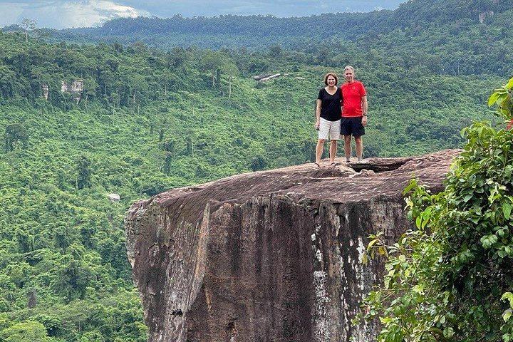 Phnom Kulen Waterfall and 1000 Lingas Day Tour with Snacks, Fresh Fruit and Village Stop (1/12)
