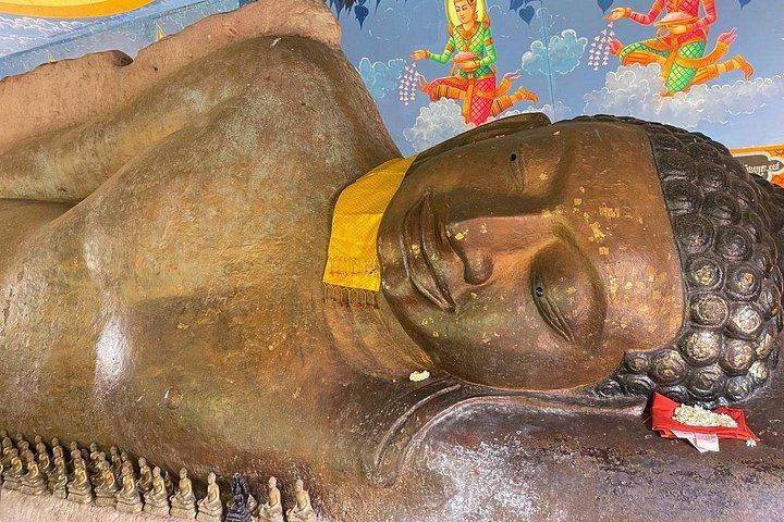 Phnom Kulen Waterfall and 1000 Lingas Day Tour with Snacks, Fresh Fruit and Village Stop (9/12)