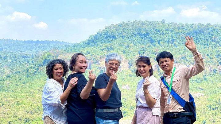 Phnom Kulen Waterfall and 1000 Lingas Day Tour with Snacks, Fresh Fruit and Village Stop (4/12)