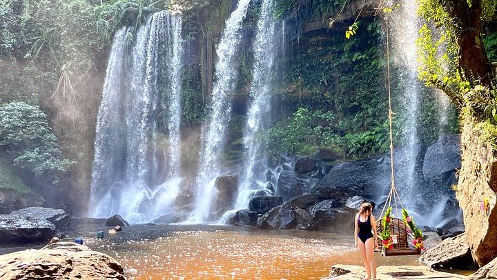 Phnom Kulen Waterfall and 1000 Lingas Day Tour with Snacks, Fresh Fruit and Village Stop (2/12)