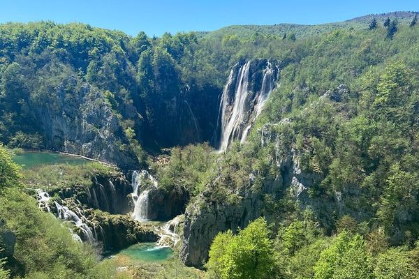 Plitvice Lakes Private Tour with Licensed Driver-Guide in a Blue Van from Zadar