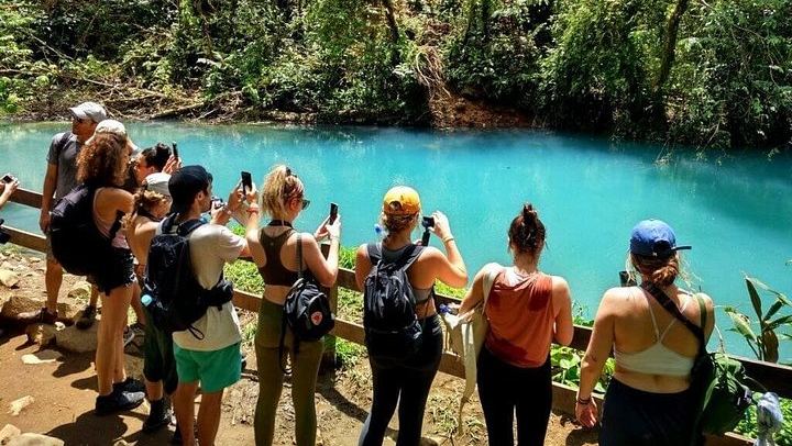 Rio Celeste Four-Hour Hike to the Blue Waterfall from La Fortuna (4/8)