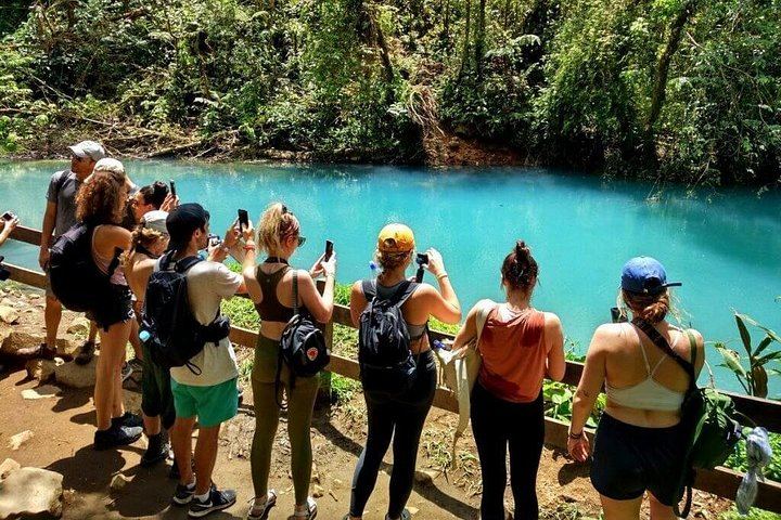 Rio Celeste Four-Hour Hike to the Blue Waterfall from La Fortuna (4/8)