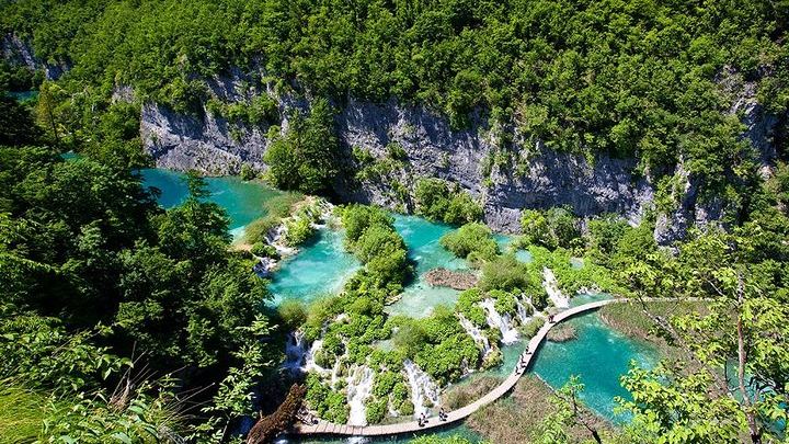 Plitvice Lakes Group Day Tour from Zadar with Jadera Booking Agency, Bus for up to 50 (3/6)