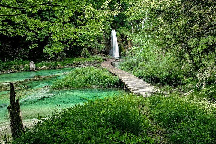 Plitvice Lakes Morning or Afternoon Tour from Zadar with Panoramic Boat Ride (9/12)