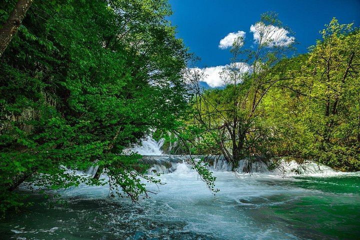 Plitvice Lakes Morning or Afternoon Tour from Zadar with Panoramic Boat Ride (12/12)