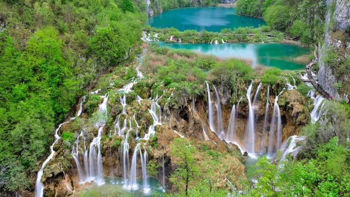 Plitvice Lakes Ten-Hour Day Trip from Zadar by Bus with Ticket Pickup by Guide (4/10)
