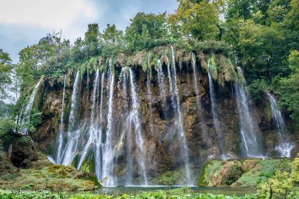 Plitvice Lakes Ten-Hour Day Trip from Zadar by Bus with Ticket Pickup by Guide
