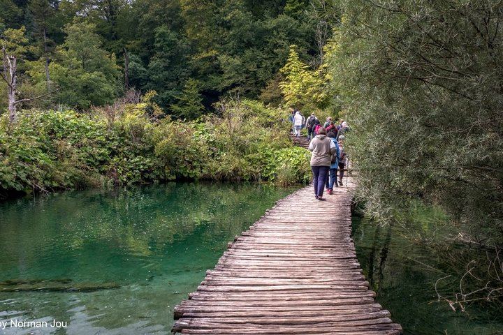 Plitvice Lakes Ten-Hour Day Trip from Zadar by Bus with Ticket Pickup by Guide (1/10)