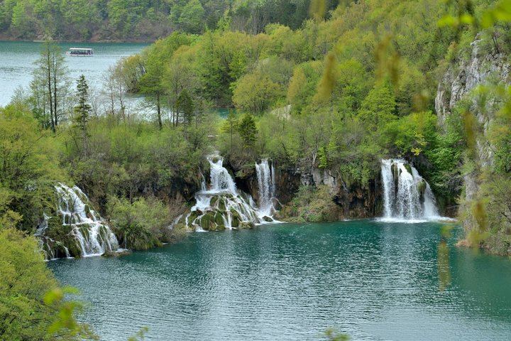 Plitvice Lakes Ten-Hour Day Trip from Zadar by Bus with Ticket Pickup by Guide (6/10)