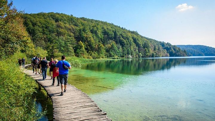Plitvice Lakes Group Tour from Split or Trogir with Entry Ticket Included (4/6)