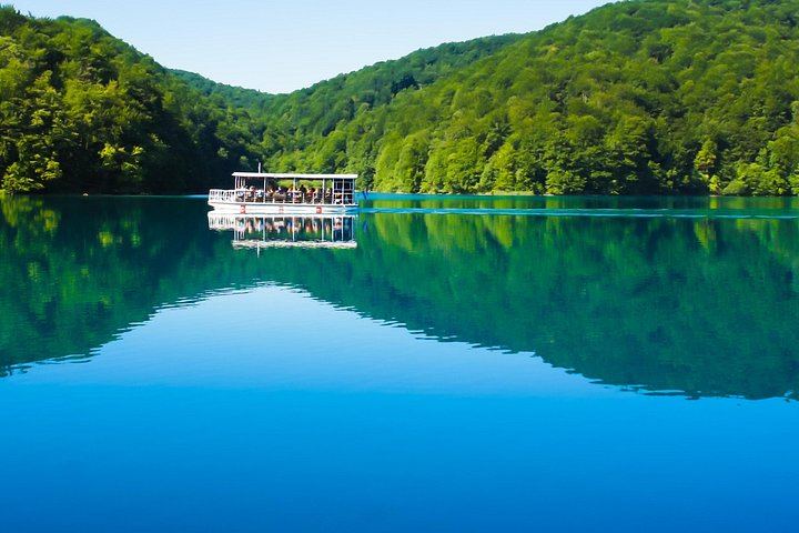 Plitvice Lakes Guided Day Tour from Zagreb with Boat and Electric Train Rides (6/10)