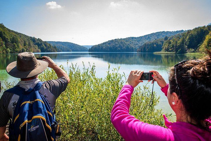 Plitvice Lakes Four-Hour Guided Park Tour with Boat and Train from Zagreb (2/8)