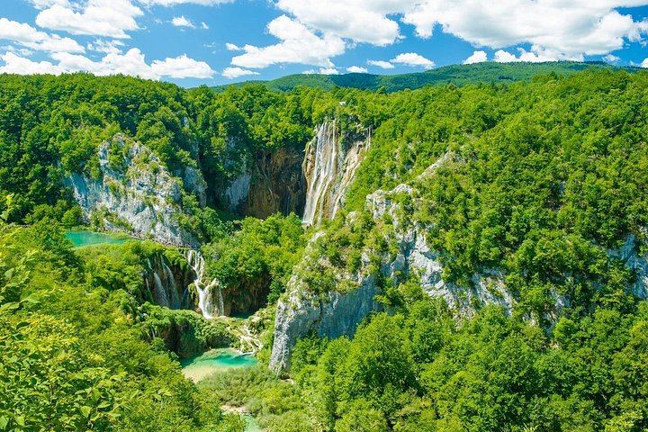 Plitvice Lakes Four-Hour Guided Park Tour with Boat and Train from Zagreb (6/8)