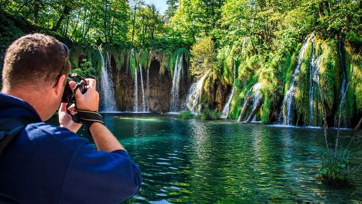 Plitvice Lakes Four-Hour Guided Park Tour with Boat and Train from Zagreb (4/8)