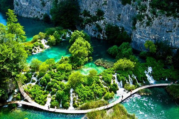 Full-Day Private Plitvice Lakes Tour from Split to Veliki Slap Waterfall