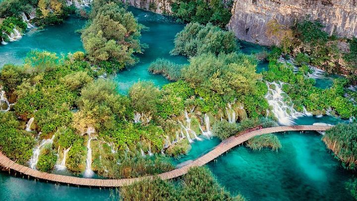 Luxury Private Plitvice Lakes Tour from Split by Mercedes with Local Guide (2/5)
