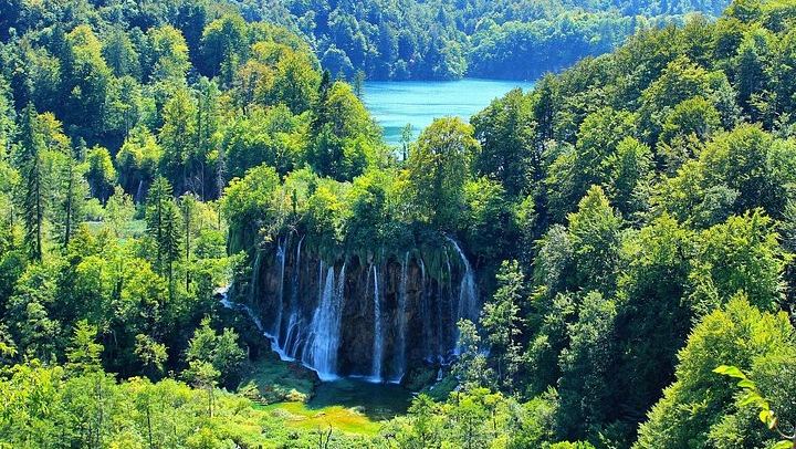Private Plitvice Lakes Tour from Split with 4-Hour Guided Park Visit (1/8)