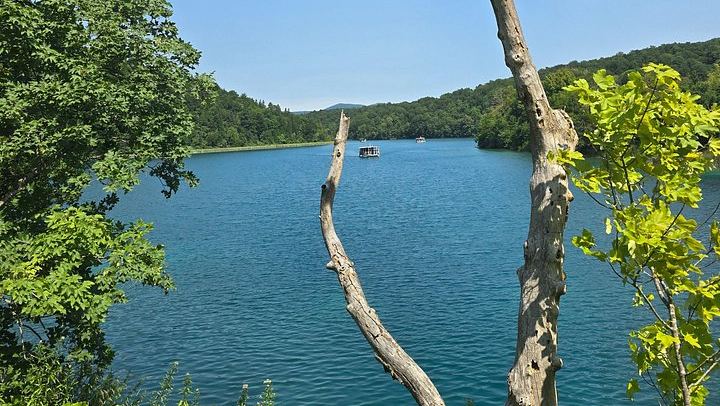 Private Guided Plitvice Lakes Full Day from Split with Boat Ride and Great Waterfall (3/7)