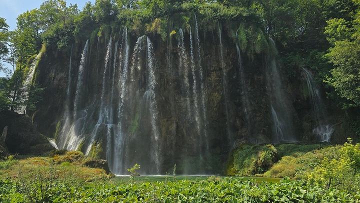 Private Guided Plitvice Lakes Full Day from Split with Boat Ride and Great Waterfall (4/7)