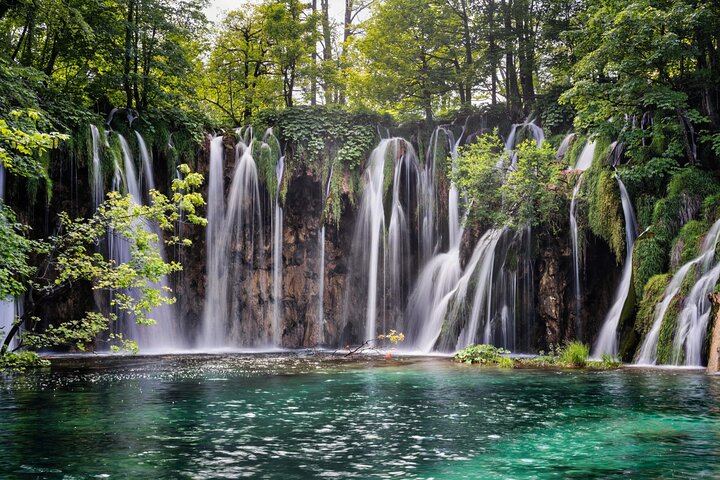 Private Plitvice Lakes Tour from Split with 4-Hour Guided Park Visit (2/8)