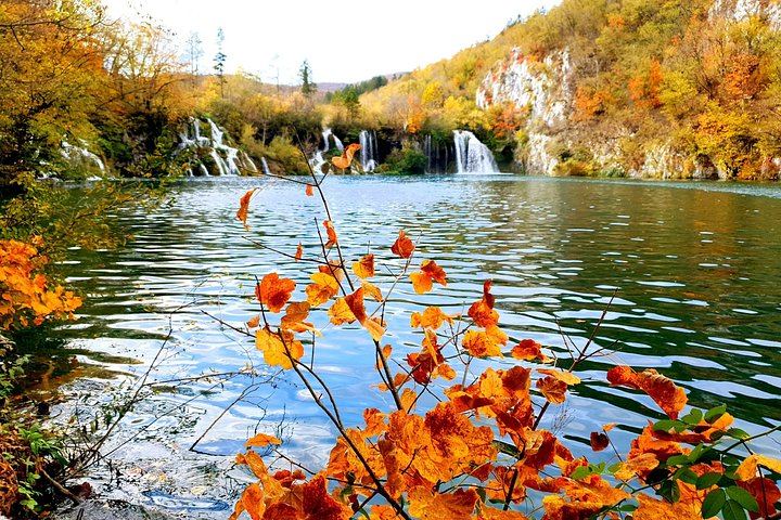 Private Plitvice Lakes Day Tour from Zagreb with Licensed Guide and Rastoke Stop (10/12)