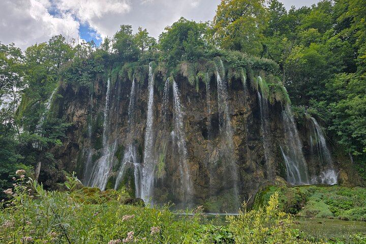 Private Guided Plitvice Lakes Full Day from Split with Boat Ride and Great Waterfall (1/7)