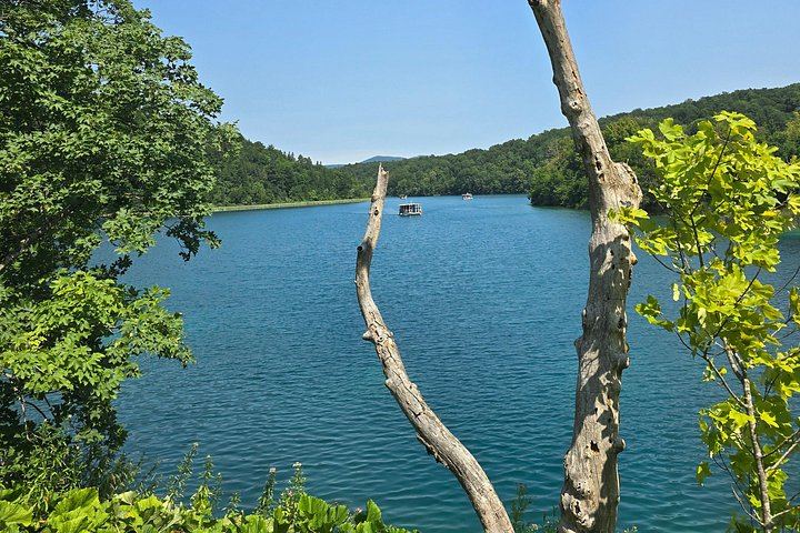 Private Guided Plitvice Lakes Full Day from Split with Boat Ride and Great Waterfall (3/7)