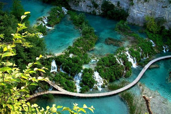 Plitvice Lakes Private Guided Tour from Zadar with Hotel Pickup and Local Guide