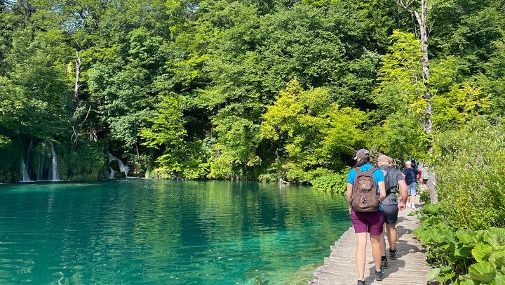 Plitvice Lakes Guided Tour with Entry Ticket and Rastoke Stop, Full Day from Zagreb (3/12)