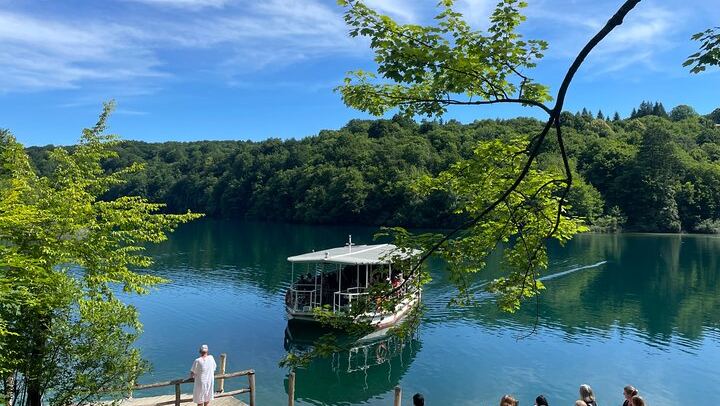 Plitvice Lakes Guided Tour with Entry Ticket and Rastoke Stop, Full Day from Zagreb (2/12)