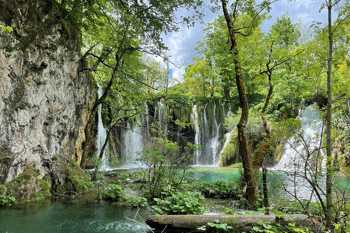 Plitvice Lakes Guided Tour with Entry Ticket and Rastoke Stop, Full Day from Zagreb (1/12)