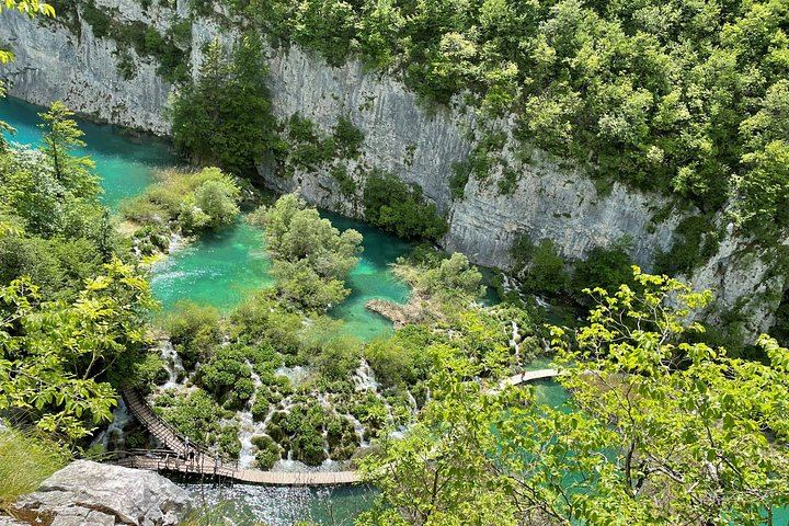 Plitvice Lakes Guided Tour with Entry Ticket and Rastoke Stop, Full Day from Zagreb (10/12)