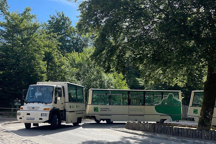 Plitvice Lakes Guided Tour with Entry Ticket and Rastoke Stop, Full Day from Zagreb (11/12)