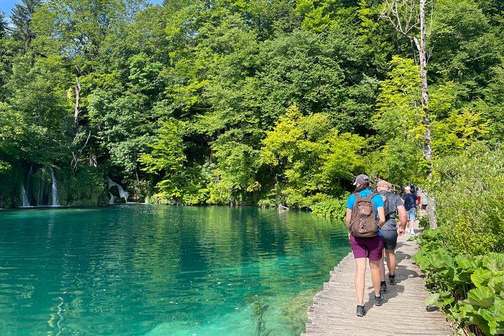 Plitvice Lakes Guided Tour with Entry Ticket and Rastoke Stop, Full Day from Zagreb (3/12)