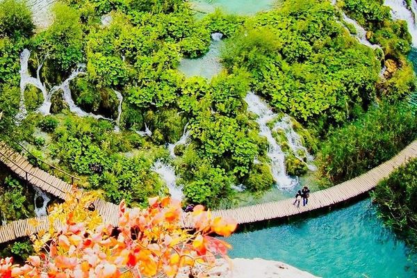 Plitvice Lakes Afternoon Small-Group Tour from Zagreb with Rastoke Lunch Stop