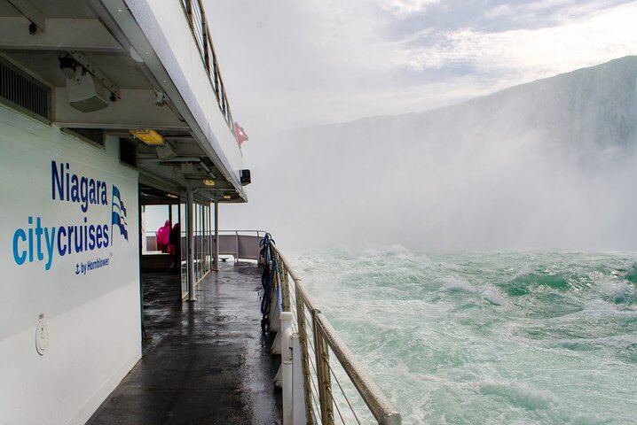 Niagara Falls Day Tour from Toronto Airport Marriott with Priority Boarding and Cruise (3/9)