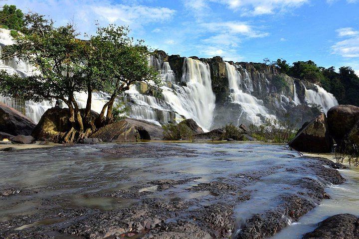 Dalat Countryside and Three Waterfalls Day: Flower Village, Silk Factory, Cricket Farm (5/9)