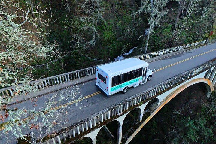Small-Group Waterfall Shuttle from Portland Hotels: Five Falls and Vista House (6/12)