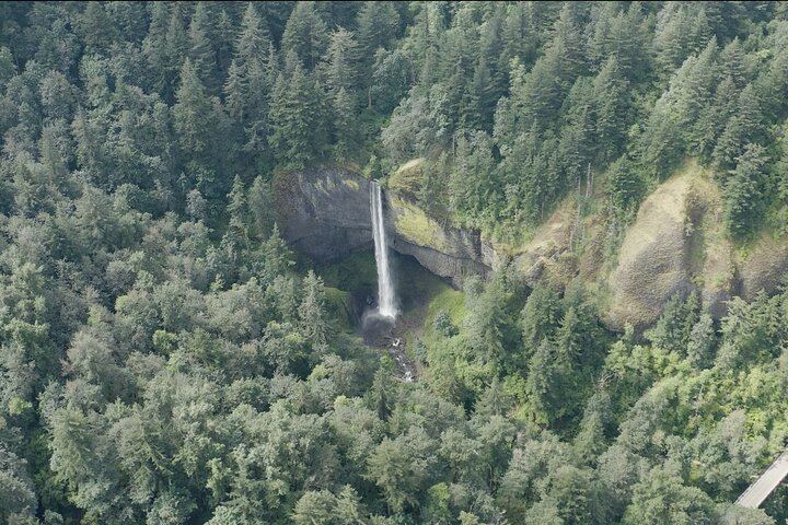 Small-Group Waterfall Shuttle from Portland Hotels: Five Falls and Vista House (11/12)