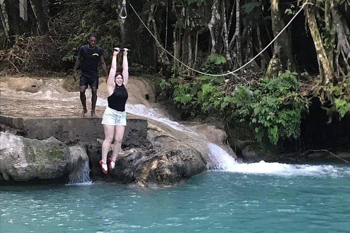 Private Negril Day Trip to Blue Hole and Secret Falls with Entrance Fees Included (1/10)