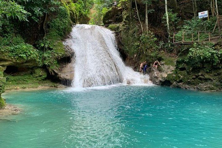 Private Negril Day Trip to Blue Hole and Secret Falls with Entrance Fees Included (9/10)