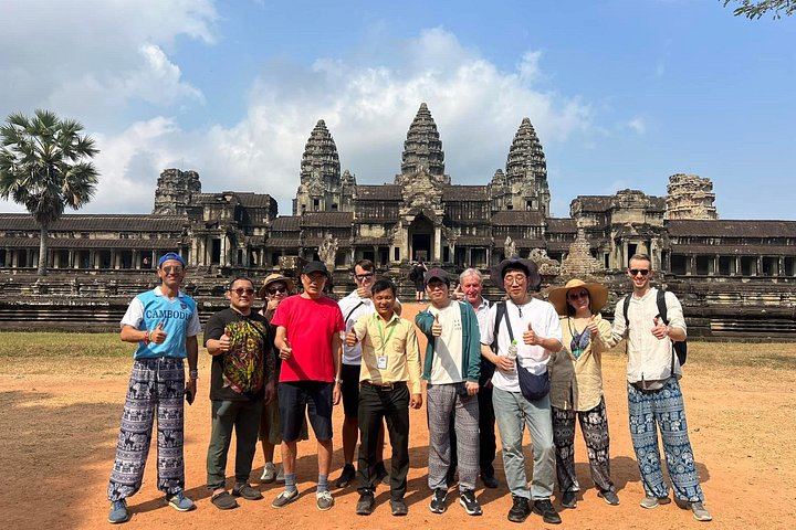 Private 2-Day Phnom Kulen Waterfall, Kampong Phluk and Angkor Sunrise Tour with Guide (12/12)