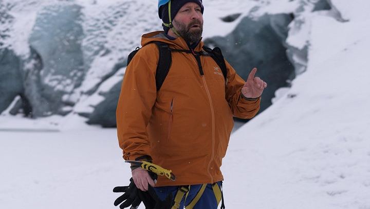 Private South Coast Day Tour from Reykjavik with Gljufrabui, Dyrholaey and Glacier Hike (1/12)