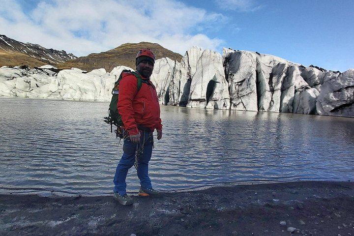 Private South Coast Day Tour from Reykjavik with Gljufrabui, Dyrholaey and Glacier Hike (5/12)