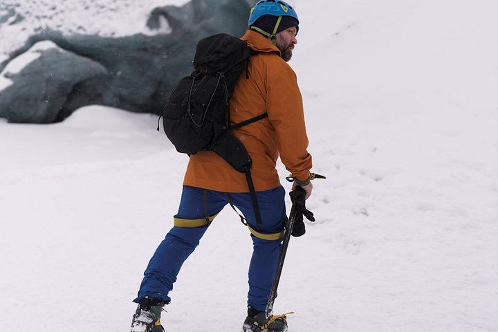 Private South Coast Day Tour from Reykjavik with Gljufrabui, Dyrholaey and Glacier Hike (8/12)