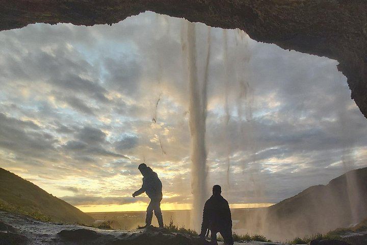 Private South Coast Day Tour from Reykjavik with Gljufrabui, Dyrholaey and Glacier Hike (9/12)